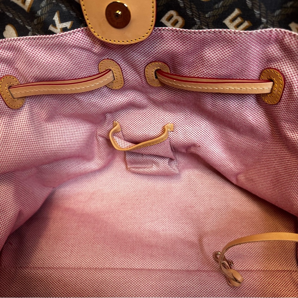 ❣️SOLD❣️Dooney & Bourke Medium  Chiara Bag Brown Tan Approx 13x9x5 8” Strap Drop - Picture 15 of 15